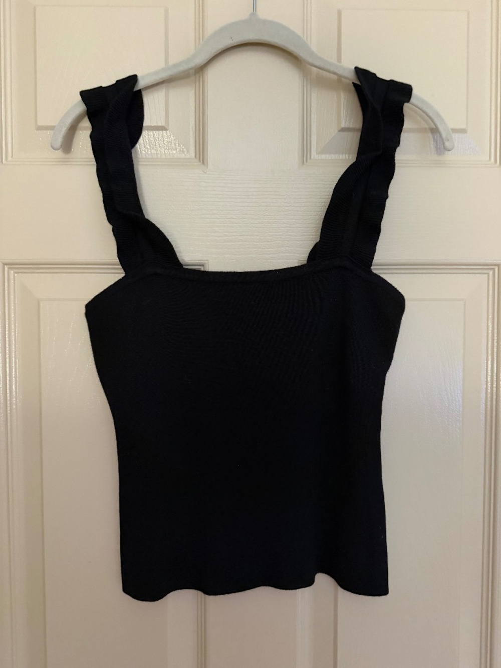 Versona Ruffle Sleeve Sweater Tank Top Size L NWT